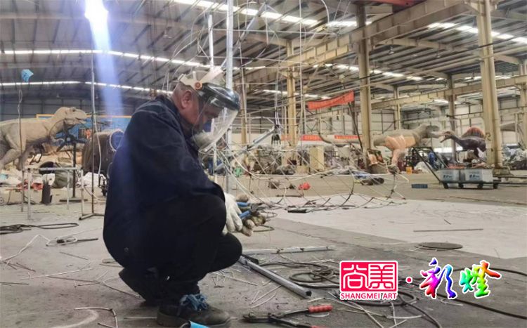彩燈制作師傅的優(yōu)秀品質(zhì)如何提升？